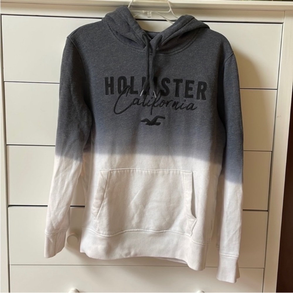 🏄🏽‍♂️ Hollister Men’s XS Black & White Ombré Hoodie
